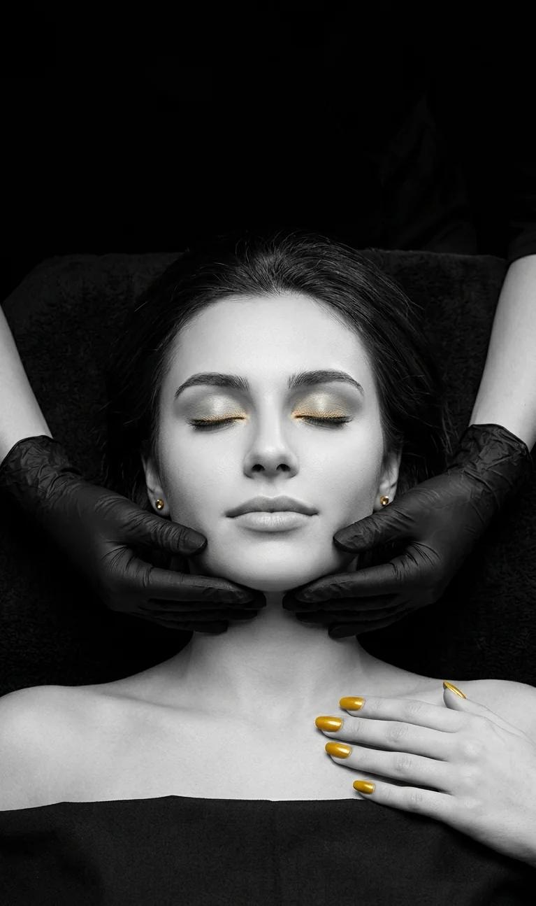 Tratamiento facial profesional en Adrian Beauty Studio