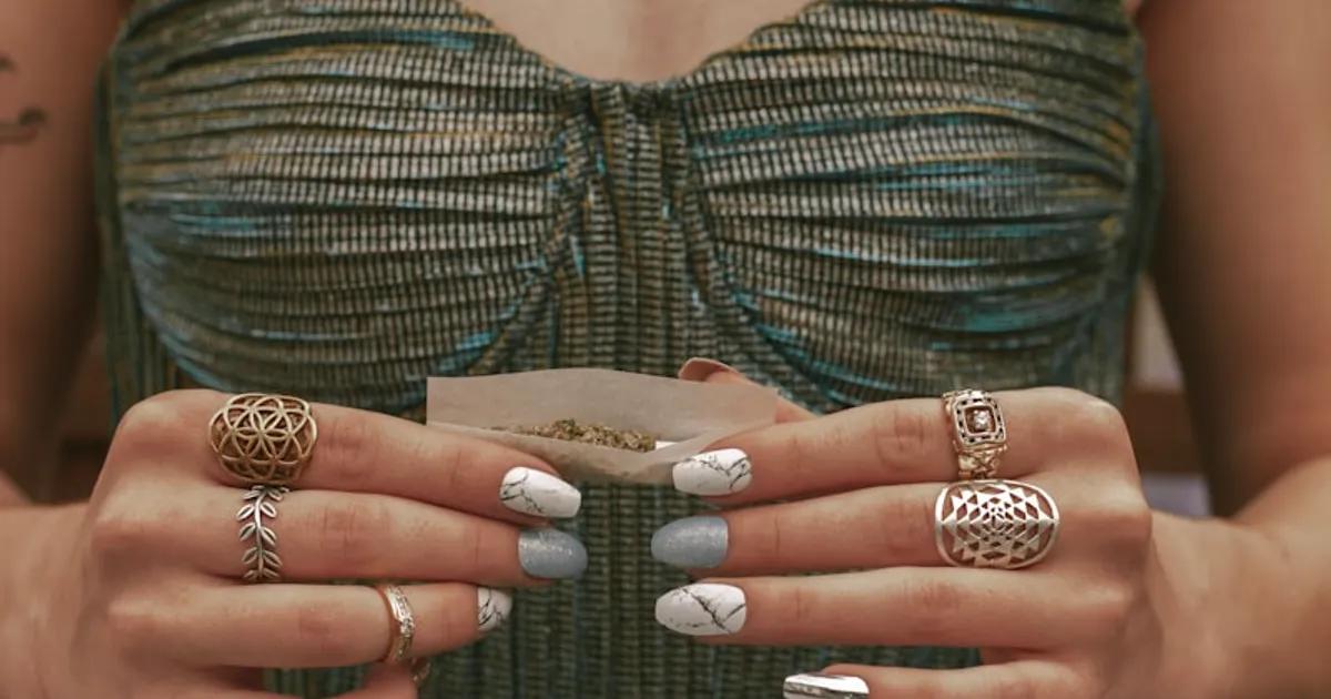 Retirado Completo de Uñas de Gel y Acrílicas: Proceso Seguro y Profesional